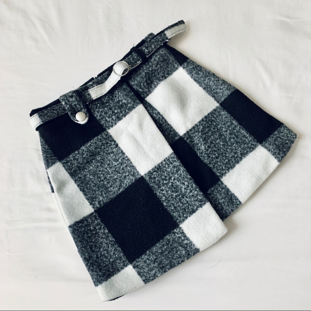 NWOT black and white plaid skirt